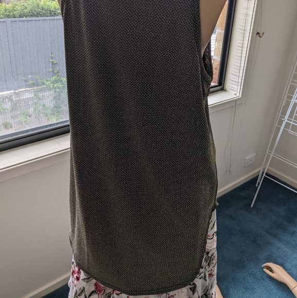 Temt Loose Tank Top Black/Gold Sz 10 - Picture 2 of 4